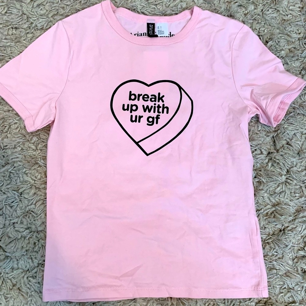 H&M | Ariana Grande Break Up With Ur Gf Pink T-Shirt
